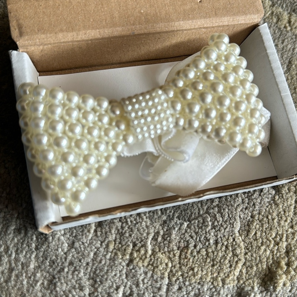 Handmade Pearl BowTie